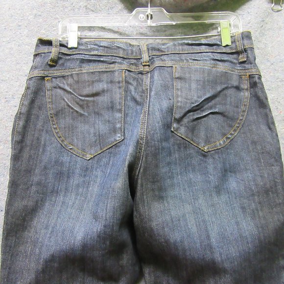 Women's Are Boot Cut Jeans - Picture 13 of 16